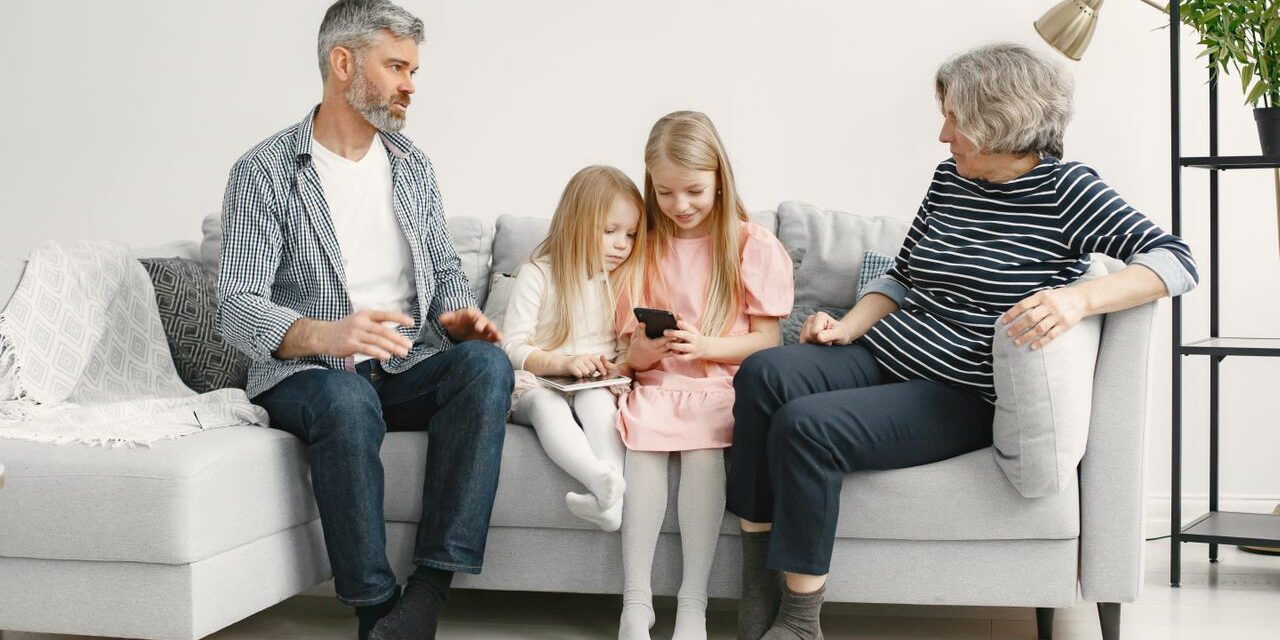 Grand-Parent Moderne : Trouver Sa Juste Place Sans Trop ni Trop Peu