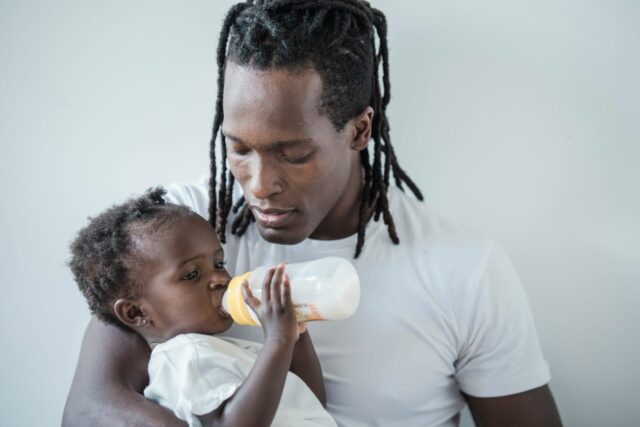 soins bébé peau noire cheveux crépus-Baby journal