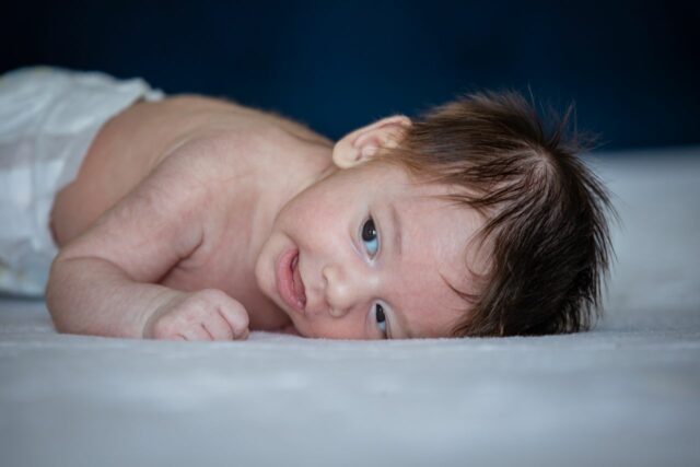 torticolis bébé traitement-Baby journal