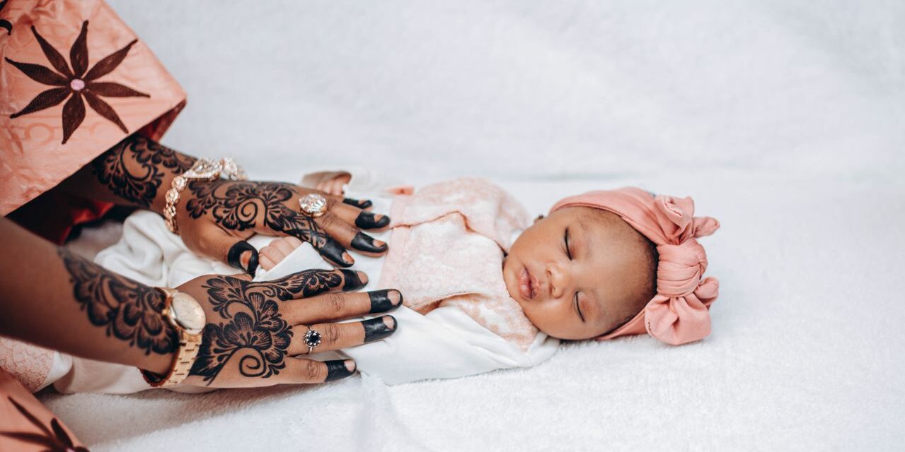 Traditions Africaines autour de la Naissance : Rituels et Façons de les Transmettre