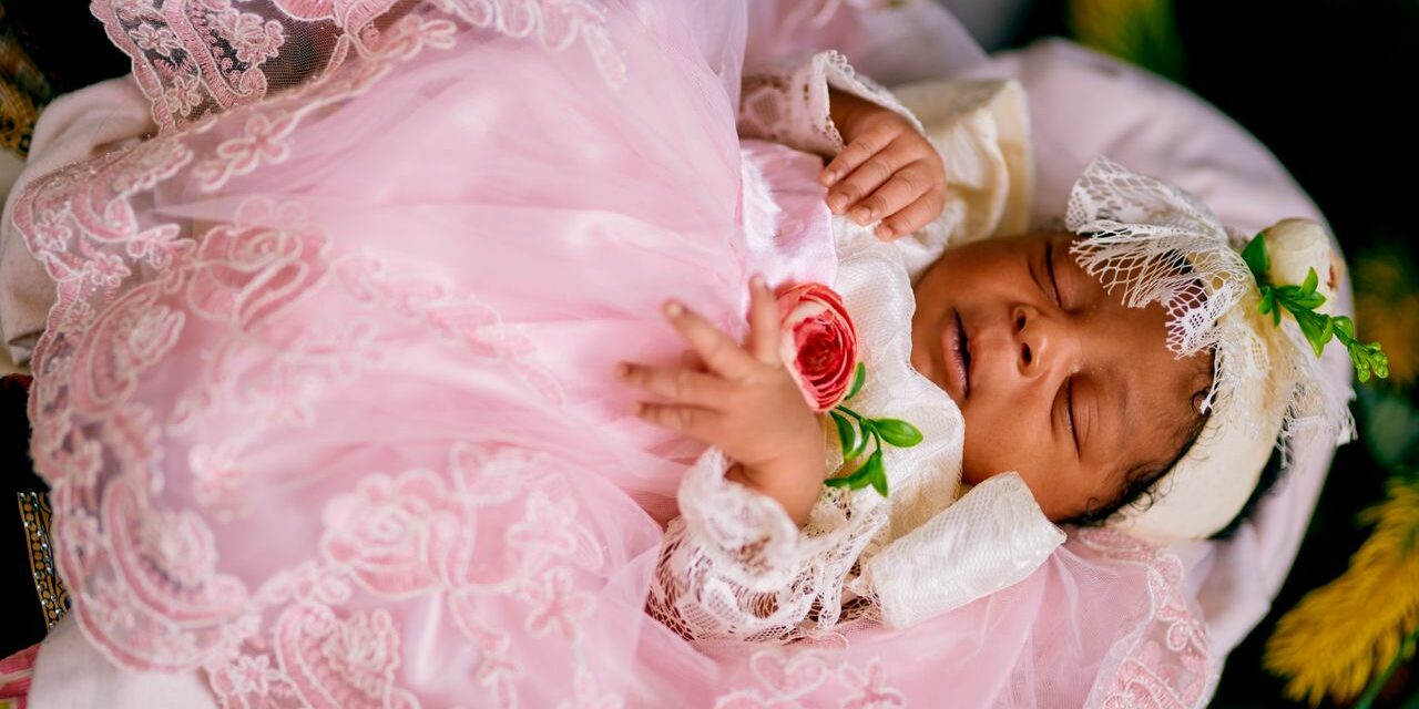 Traditions Antillaises autour de Bébé : Comment les Préserver en Métropole